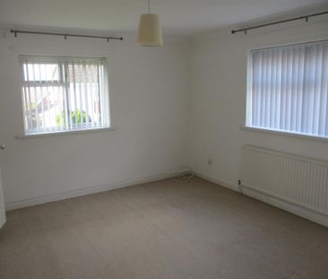 4 bedroom detached house to rent - Photo 4