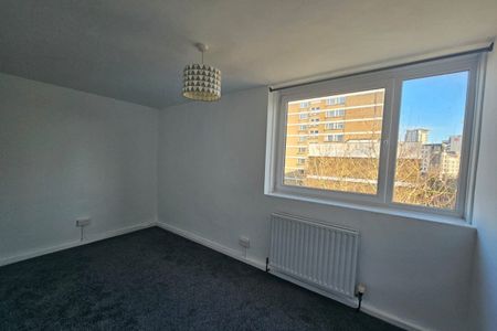 Orchard Lane, SOUTHAMPTON - Photo 4