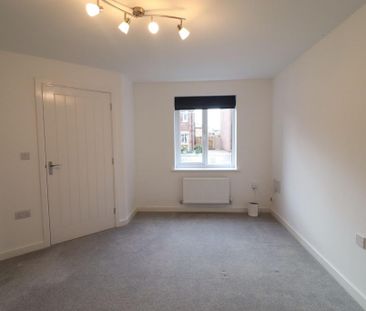 3 bedroom semi-detached house to rent - Photo 2