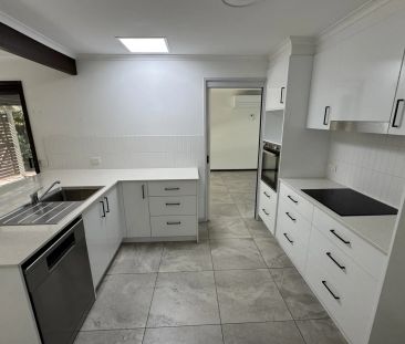 Modern Professional Living - Photo 2