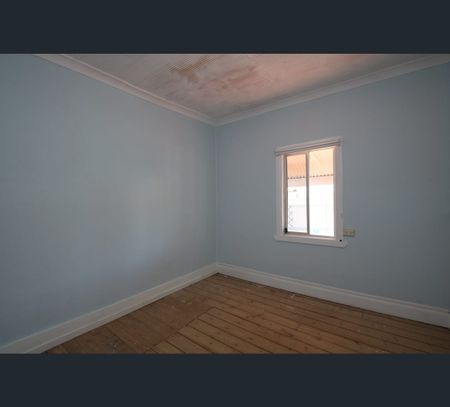 3 Nicholls Street, Broken Hill, NSW 2880 - Photo 2