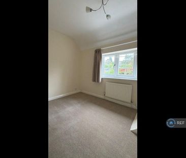 2 bedroom end of terrace house to rent - Photo 4