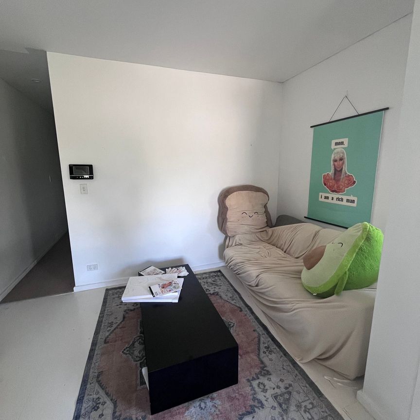 Alexandria - Photo 1