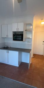 Small Studio - Photo 3