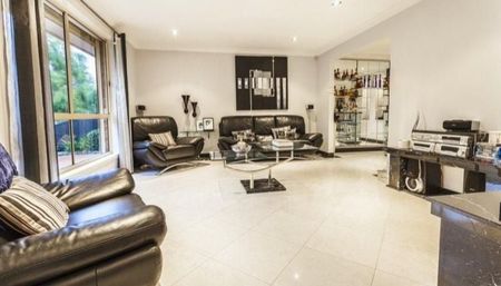 Sophisticated Living - Photo 2