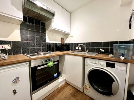 Springside Court, Josephs Road, Guildford, Surrey, GU1 1BT - Photo 5