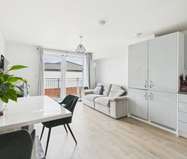 Peel Close, Tatling End, Gerrards Cross,SL9 - Photo 2
