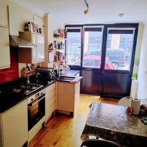 Warple Way, W3 - Photo 3