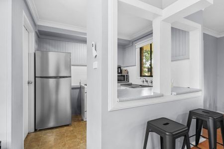 Well presented 3 bedroom home - Photo 3