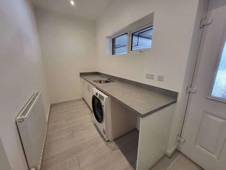 Dodie Smith Walk, Stretford, Manchester, M32 - Photo 4