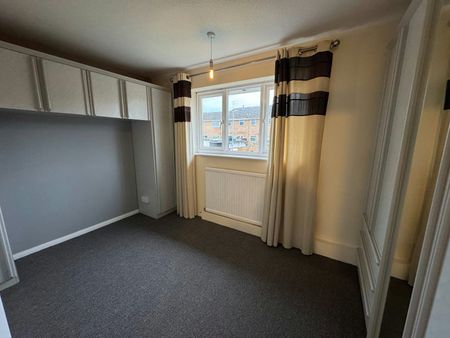 Semi-detached house to rent on - Photo 4