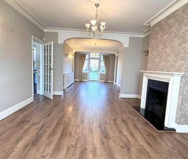 3 bedroom parking to rent - Photo 3