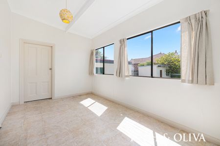 8 Tahlee St (rear), Burwood - Photo 3