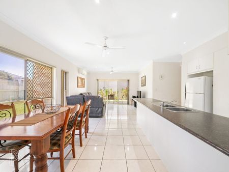 6 Derwent Street, Murrumba Downs QLD 4503 - House For Rent | Domain - Photo 3