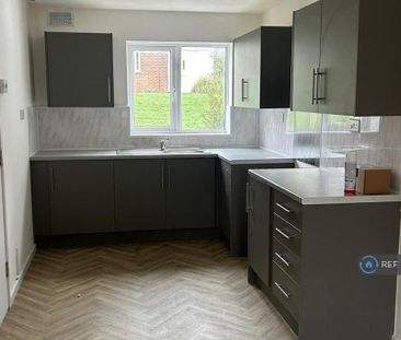 3 bedroom end of terrace house to rent - Photo 4