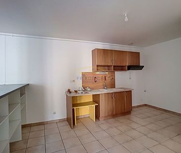 Location Appartement 3 pièces 79m² LIGNY EN BARROIS 55500 - Photo 4