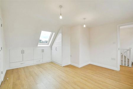 3 bedroom flat to rent - Photo 2