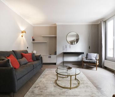Appartement à louer rue Fabert, Paris 7ème - Photo 1