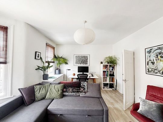 2 Bed Flat, Leytonstone, E11 - Photo 1