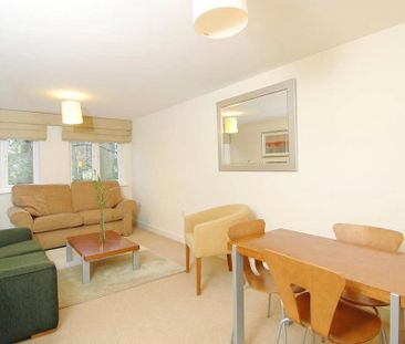 2 bedroom flat to rent - Photo 2