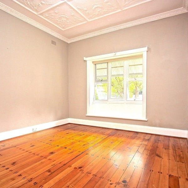 Spacious 1 Bedroom Apartment! - Photo 1