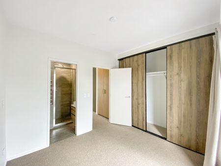 2 En Suite Townhouse for Rent + 1 car park - Photo 3