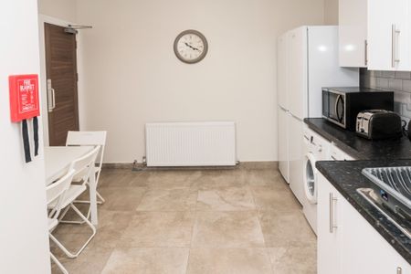 23 Bridgewater Road, Wembley, HA0 - Photo 4