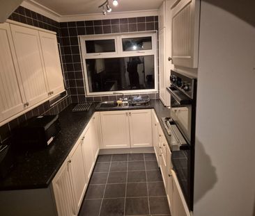 3 Bed Semi-Detached House, Amherst Crescent, BN3 - Photo 6