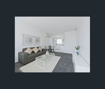 Upstairs unit in fabulous location! - Photo 2