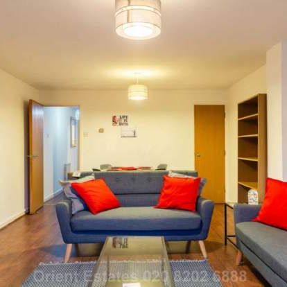 3 bedroom property to rent in London - Photo 1