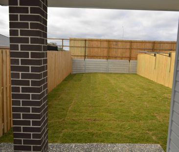 FULLY SECURE & PERFECT FOR A FAMILY. LESS THAN TWO YEARS OLD - Photo 1