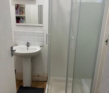 1 bedroom in a house share to rent - Photo 6