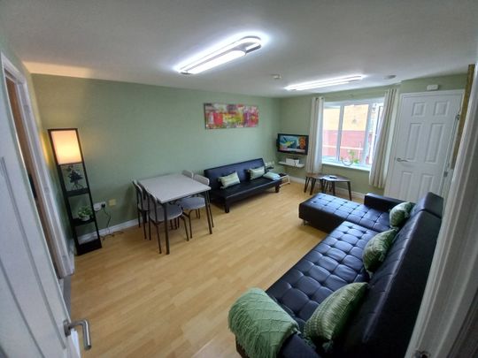 2 Bed Flat, Eccles New Road, M5 - Photo 1