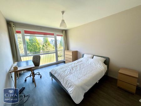 Location Appartement 4 pièces 73m² MONT ST AIGNAN 76130 - Photo 2