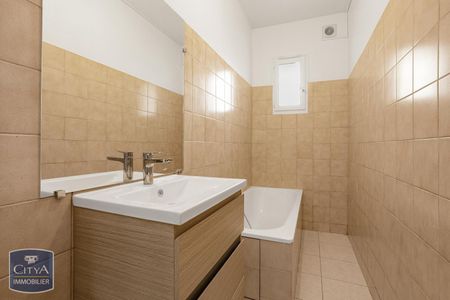 Location Appartement 3 pièces 76m² LODEVE 34700 - Photo 3