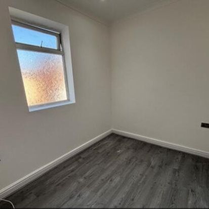 Hall Lane, L7 - Photo 1