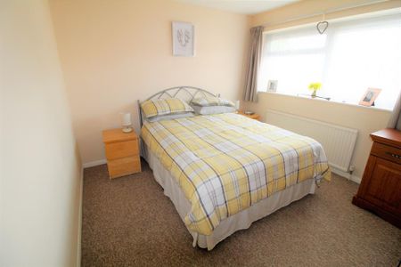 3 bedroom semi-detached house to rent - Photo 5