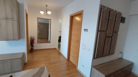 Apartament modern, suprafata foarte generoasa - Fotografie 2
