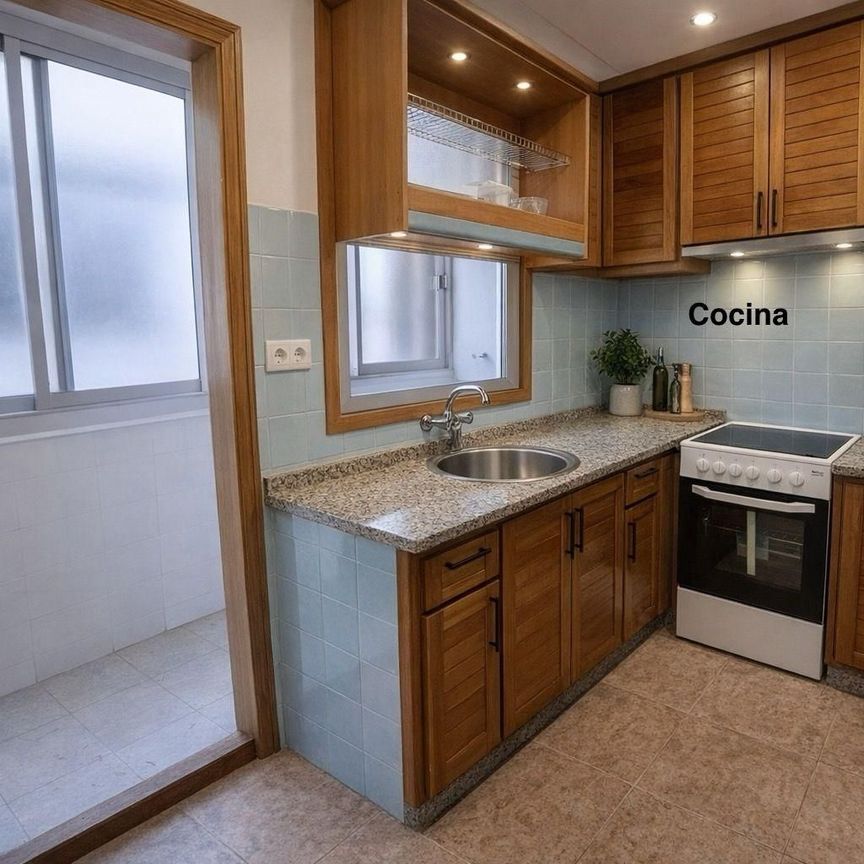 Piso de alquiler en Carrer San Miquel, Centro - Photo 1