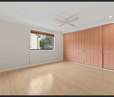 Well Presented Three Bedroom Townhouse In Sought After Locale - Photo 2