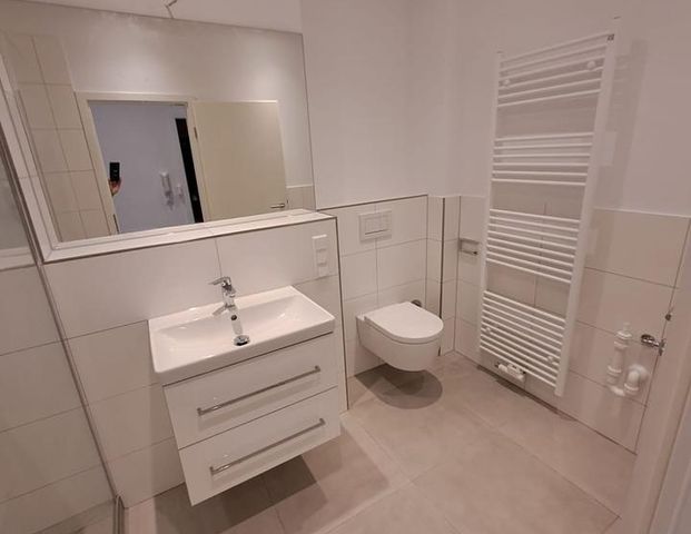 2-Zimmer WG mit Balkon - Kernsaniert ab sofort - Photo 1