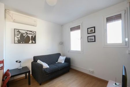 Carrer Gran de Gràcia, Barcelona, Catalonia 08012 - Photo 4