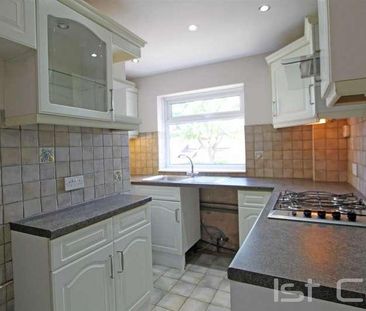 Tankerville Drive, Leigh On Sea, SS9 - Photo 4