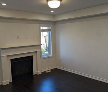 For Lease - 686 Laking Terrace, Milton, Ontario - Photo 2