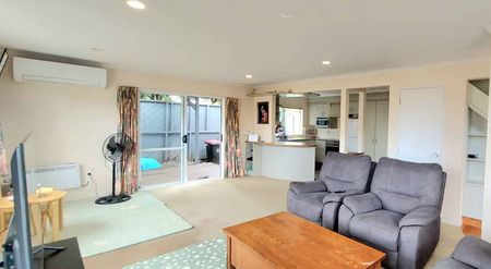 Spacious Three-Bedroom, Two-Bathroom Home in Prime Papamoa Location - Photo 3