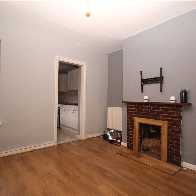 Denzil Road, Guildford, Surrey, GU2 7NG - Photo 1