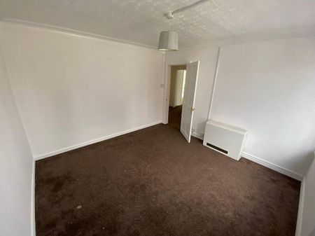 39 Heywood Old Road, Middleton - Photo 5