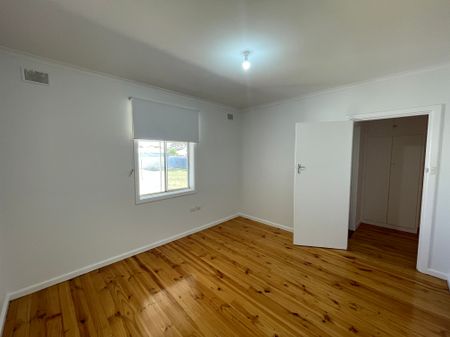 To register & apply for this property, please use this link: https://snug. com/ - Photo 3