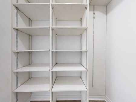 For Lease - 22 A Waltham Crescent, Richmond Hill, Ontario - Photo 3