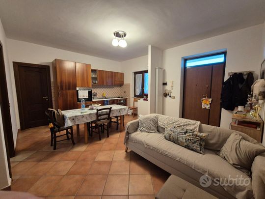 Porzione di villetta con giardino privato - Photo 1